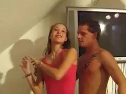 Teenager als Amateure im Sexfilm haben Oralsex und bumsen hart