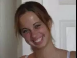 Vor den Augen eines Fremden verwöhnt sich das Luder zügellos selbst